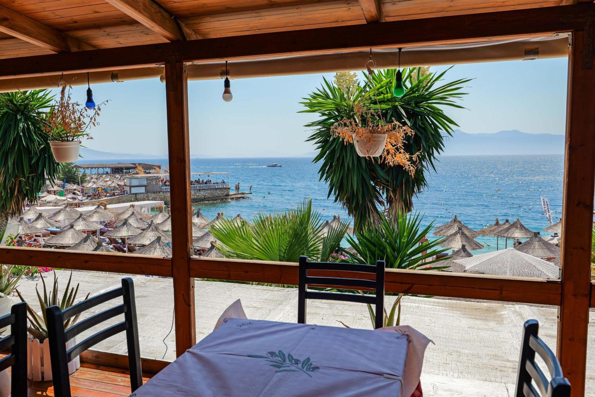 Vila Era Beach Sarandë Exteriör bild