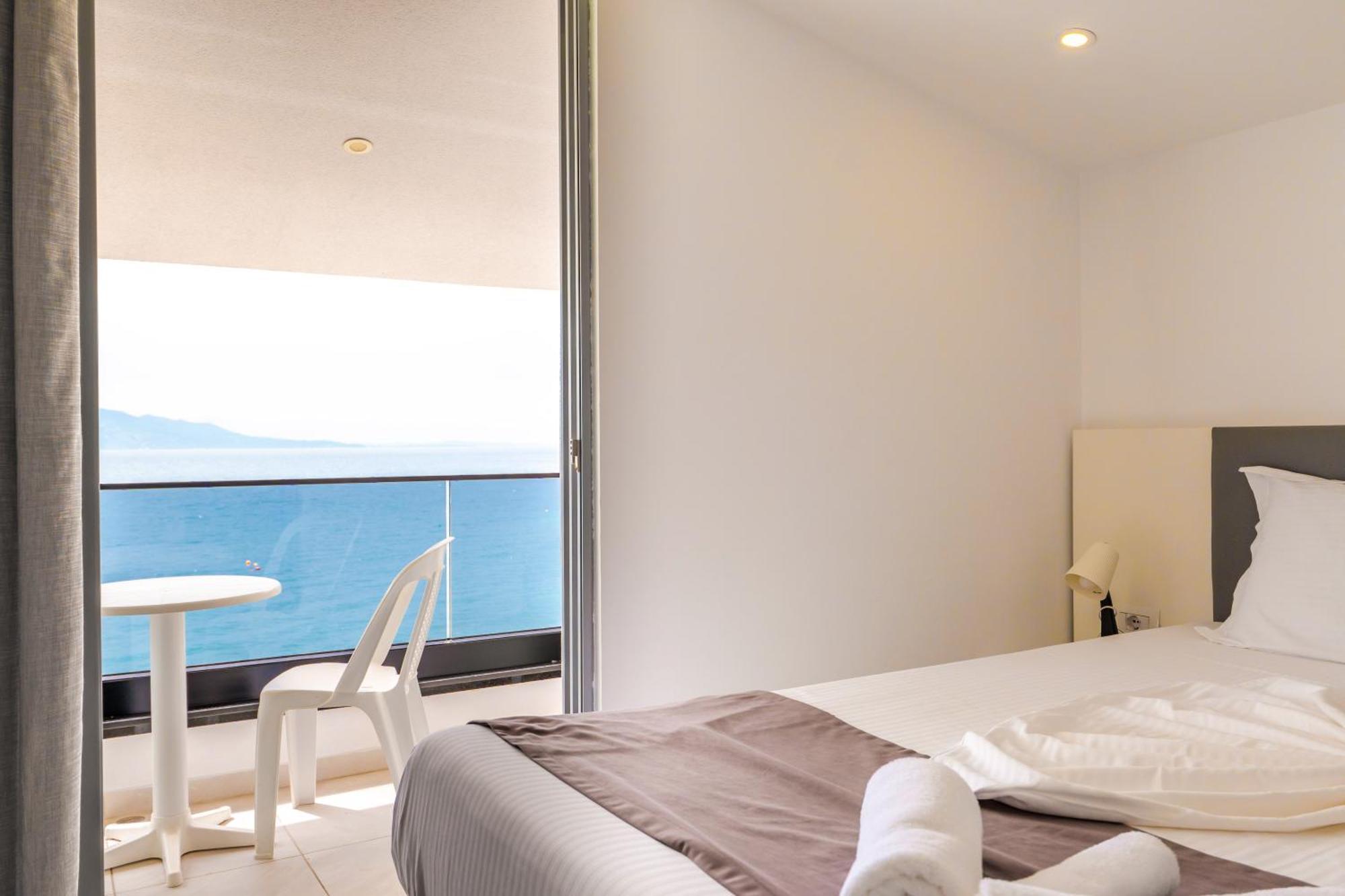 Vila Era Beach Sarandë Exteriör bild