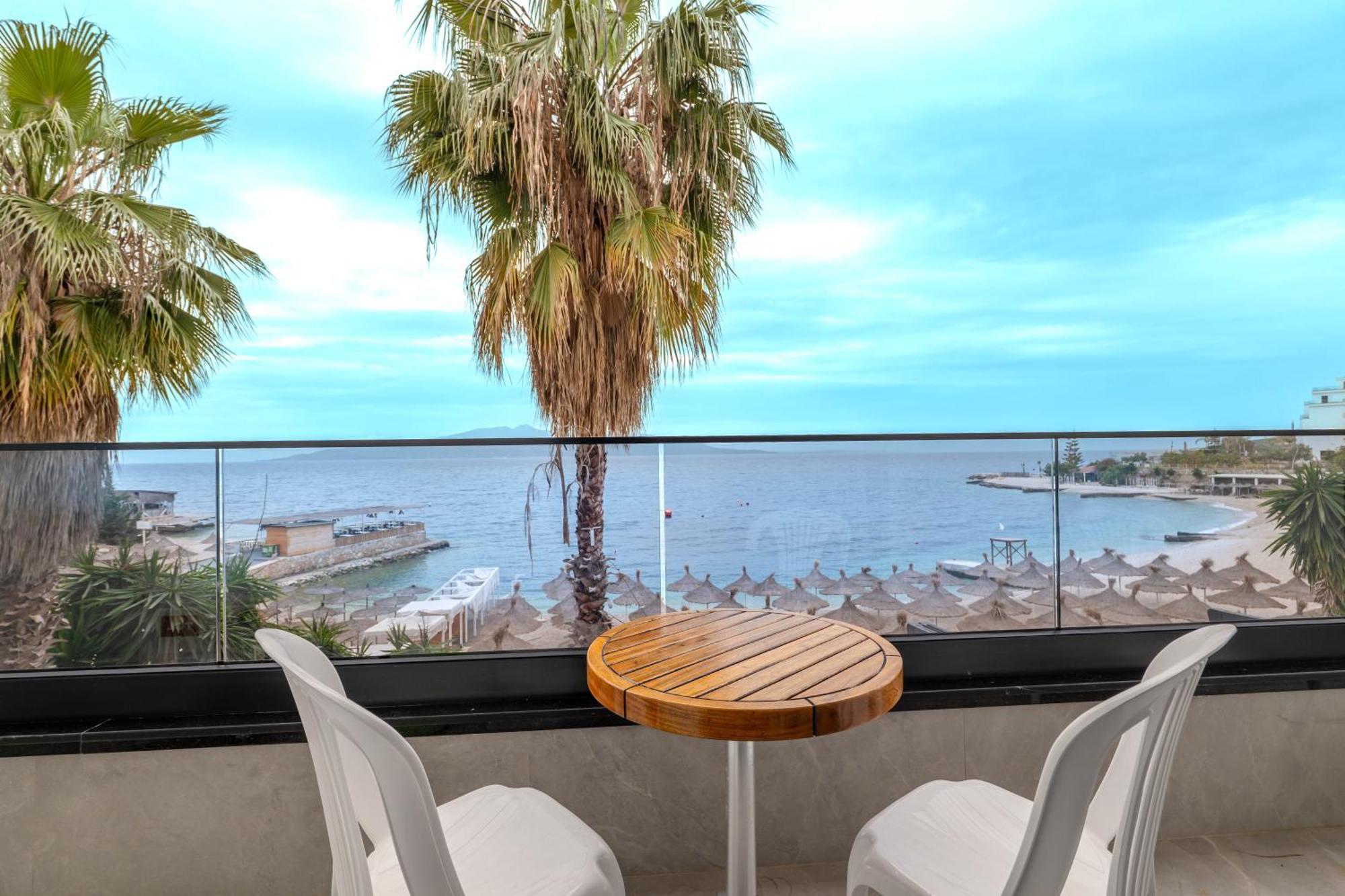 Vila Era Beach Sarandë Exteriör bild