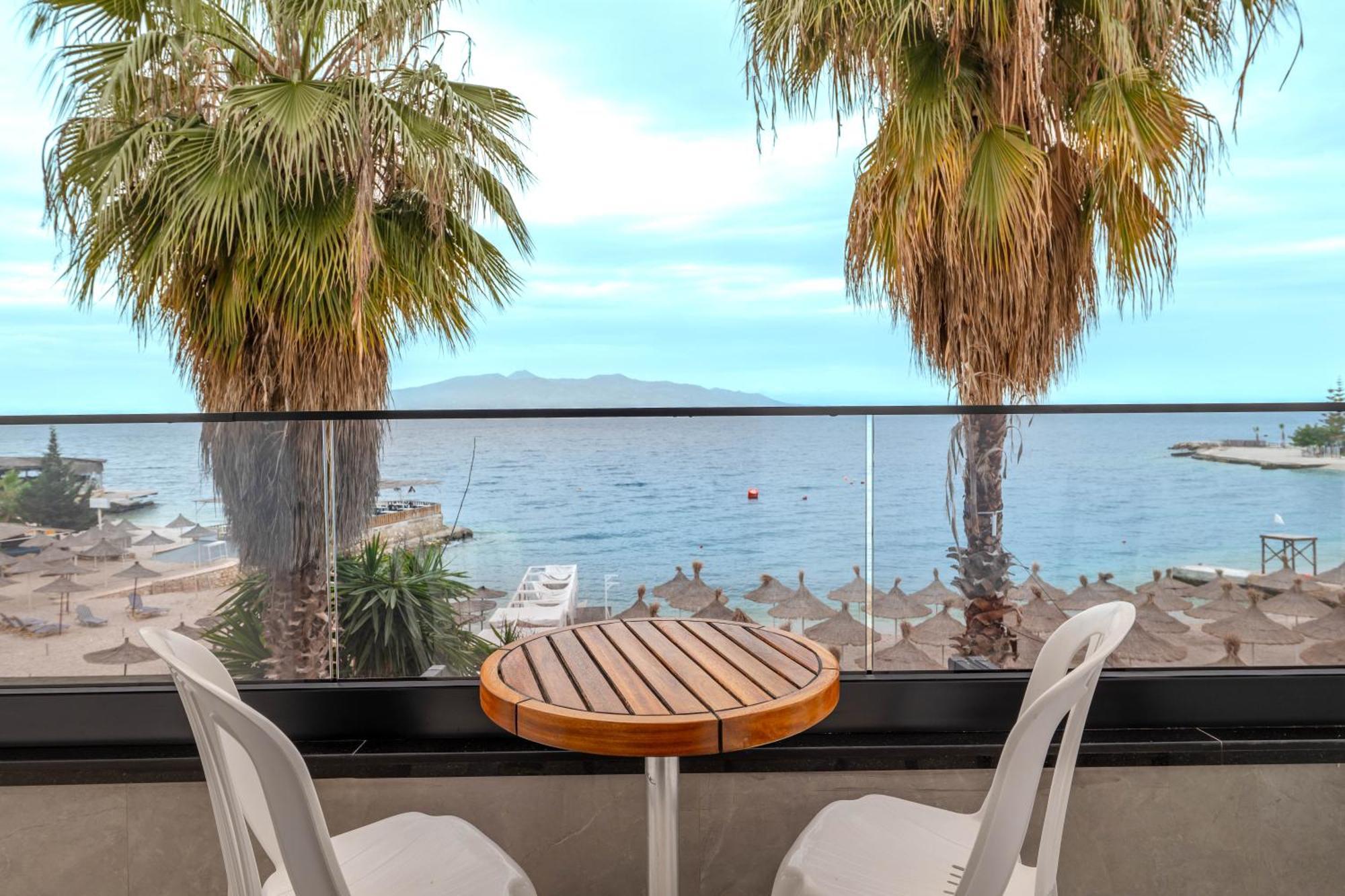 Vila Era Beach Sarandë Exteriör bild